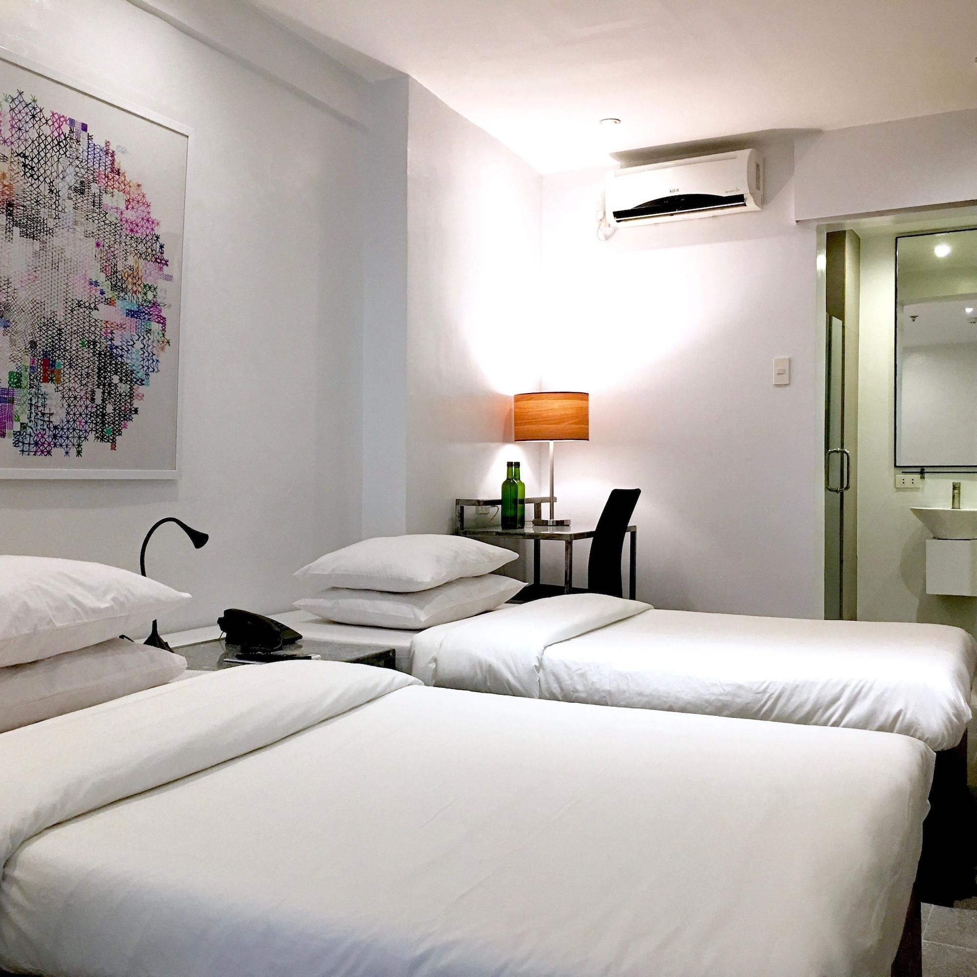 Hotel Durban Makati City Bagian luar foto