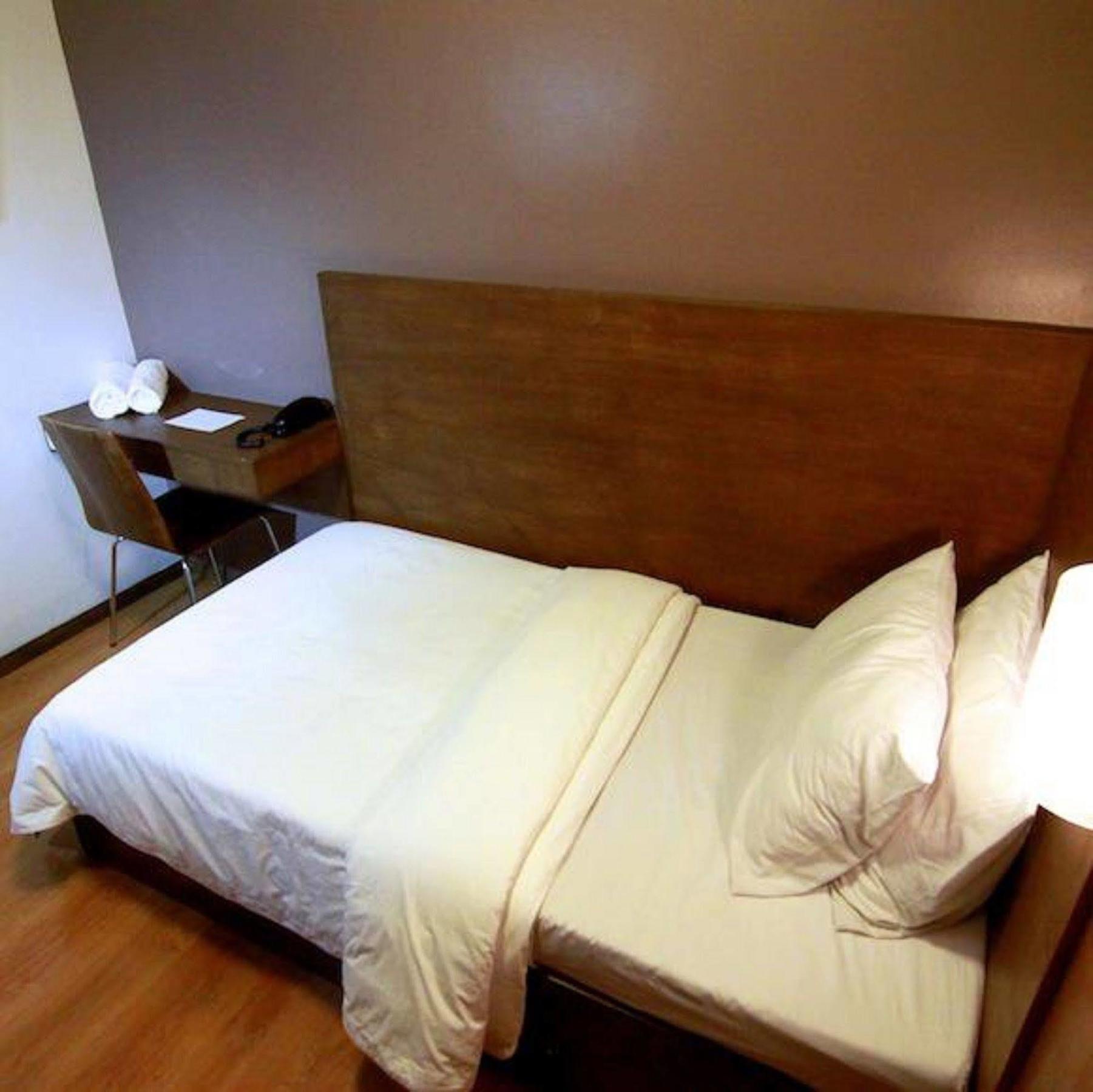 Hotel Durban Makati City Bagian luar foto